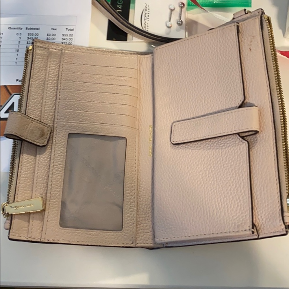 Michael kors wallet - Picture 2 of 2